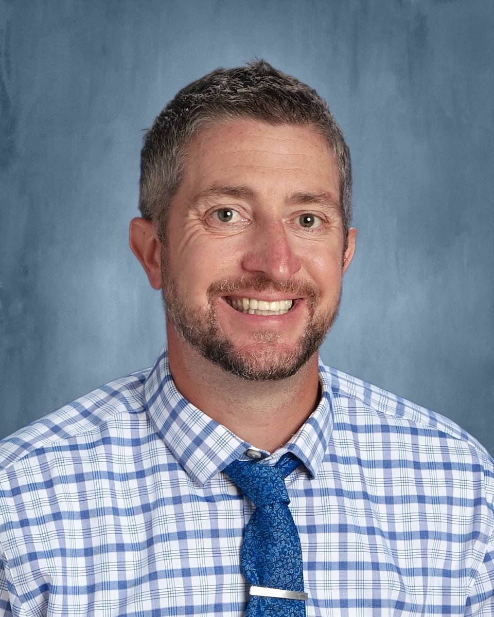 OHLSD's tweet photo. Oak Hills Local Schools welcomes Eric Fry as a new assistant principal at Oak Hills High School. Mr. Fry brings experience as a teacher, athletic director, coach and administrator -- and we also love that he's an Oak Hills dad! Meant to be a Highlander!  #OHBetterTogether https://t.co/OuYvAKijZD