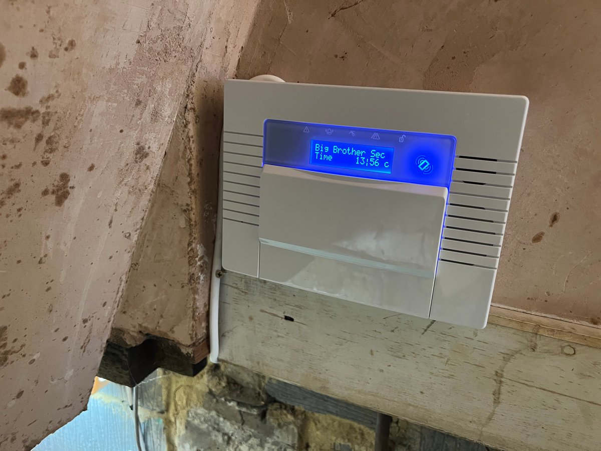 BBASSecureU's tweet image. New Pyronix Enforcer Intruder Alarm installed at a recently renovated flat in North London... Our client wanted a sleek design with full protection. @Pyronix #BBAS #Security #IntruderAlarm #Protection #Residential