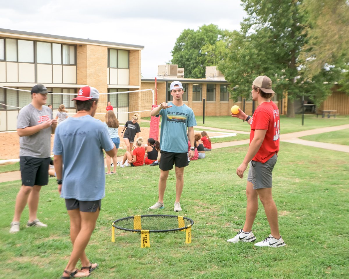 nocenidpaper's tweet photo. NOC Enid students pics from Move-In Day. 
#N_O_C #nocenid #residentlife #nocenidjets https://t.co/M1OwINh8Ld