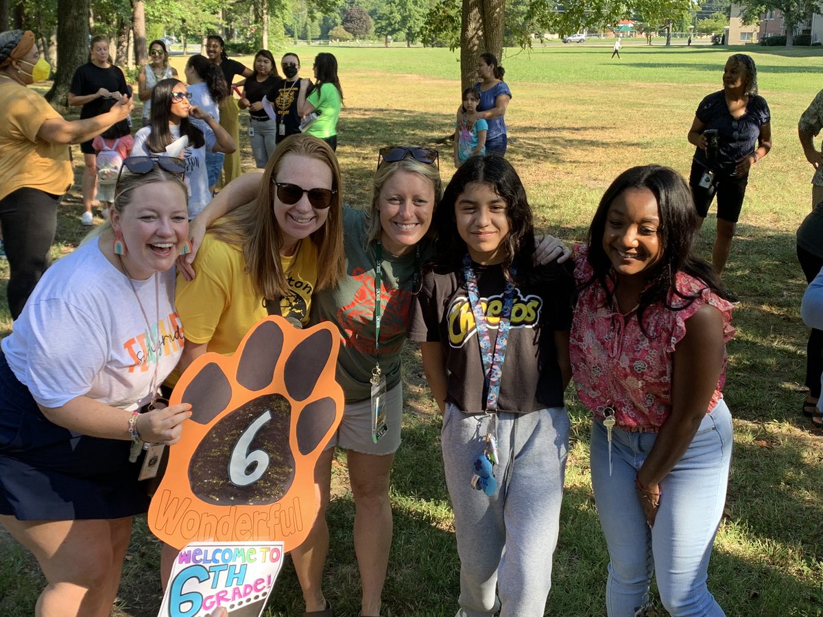 <a href="/GrovetonES/">Groveton ES</a> Community Bus Tour in full effect! Come check us out! <a href="/FCPSR3/">FCPS Region 3</a> <a href="/fcpsnews/">Fairfax Schools 🌟</a> @FLCasablancaAP @cwlatham