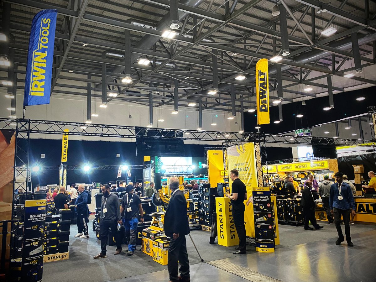 TWWholesaleLTD's tweet photo. We're back with #DEWALT, #StanleyToolsUK and #IRWINTools at the CBS Arena in #Coventry for @toolfair 🙌 Deals, giveaways, live demos, NEW tools and much more! Head to the link below to sign up 🛠

👉 https://t.co/z4h0JrLS1O 👈 https://t.co/qrsr098KFW