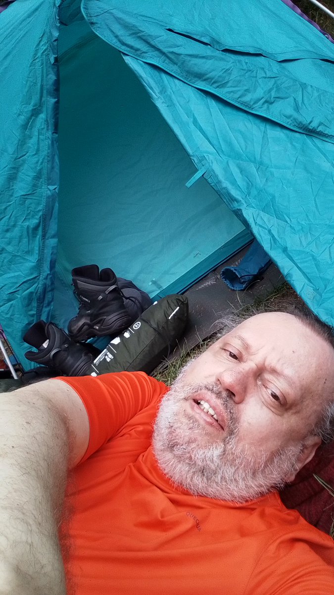 jxetkubo's tweet image. Das Zelt steht, und ich bin auch fertig. #Piraten #Tydal