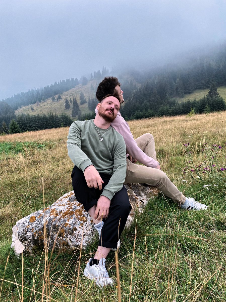 luca3697's tweet photo. #romania 🇷🇴 #gay #couplegay #igers #lgbt #gayboy @Vlad13723213 https://t.co/KEZDsT15oj