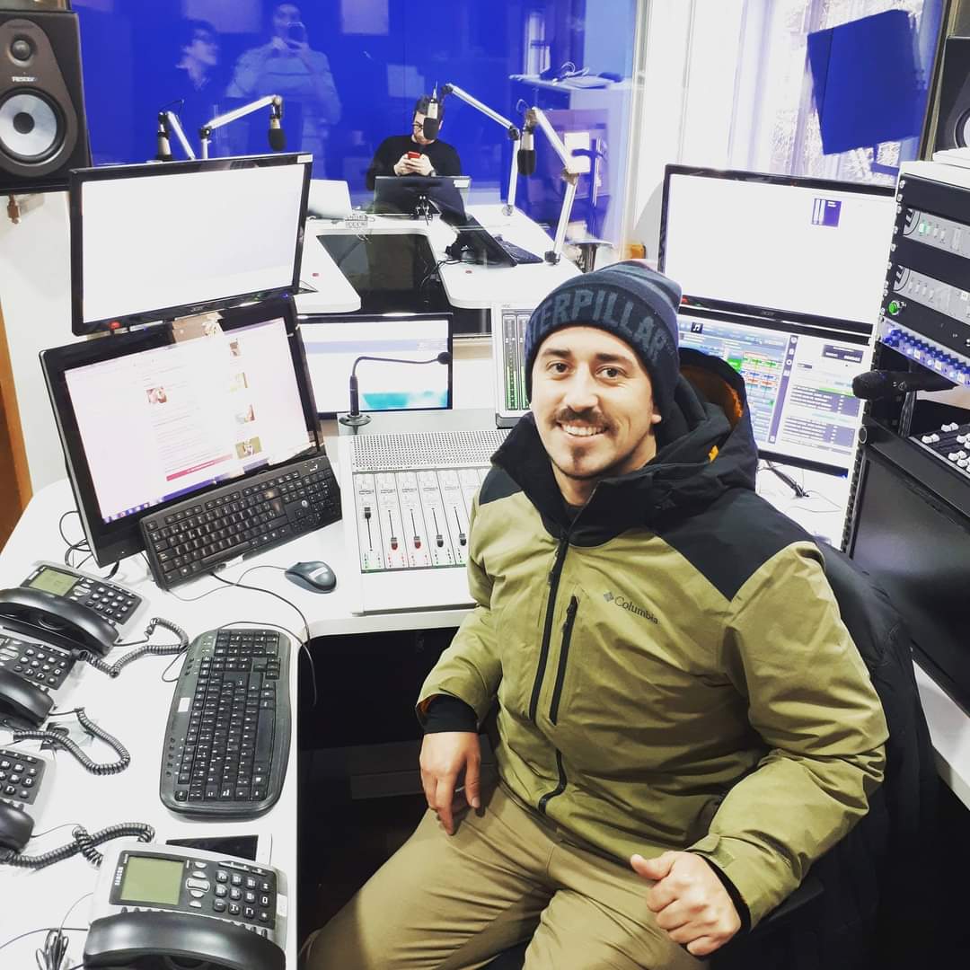 elgaboh_'s tweet photo. Hoy se cumplen 100 Años de la primera transmisión de radio en Chile y como trabajador radial me siento orgulloso de realizar esta bella labor. #Radio #radiobio #radiochile #chile https://t.co/kAH70jhgh1