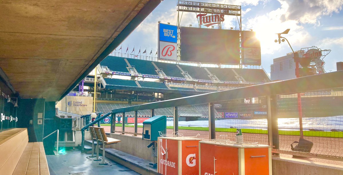 stromsr's tweet photo. Sunrise from the dugout! @MnTwins_Updates @FOX9 https://t.co/mVV8Pcy1Ej