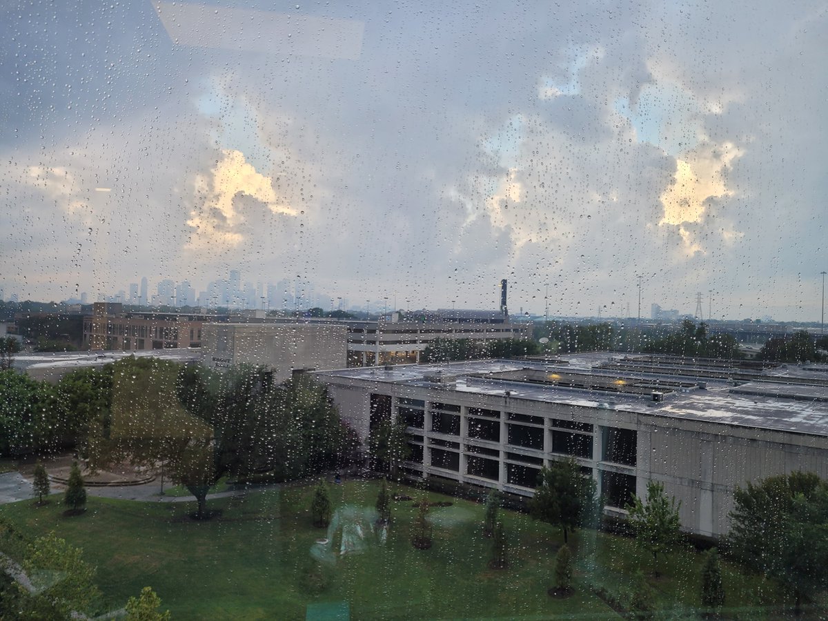 DrakeAlyson's tweet photo. Post-thunderstorm Friday mornings #writefirst

Loving the sky as the sun tries to peak through https://t.co/LBzBjZ7nMa