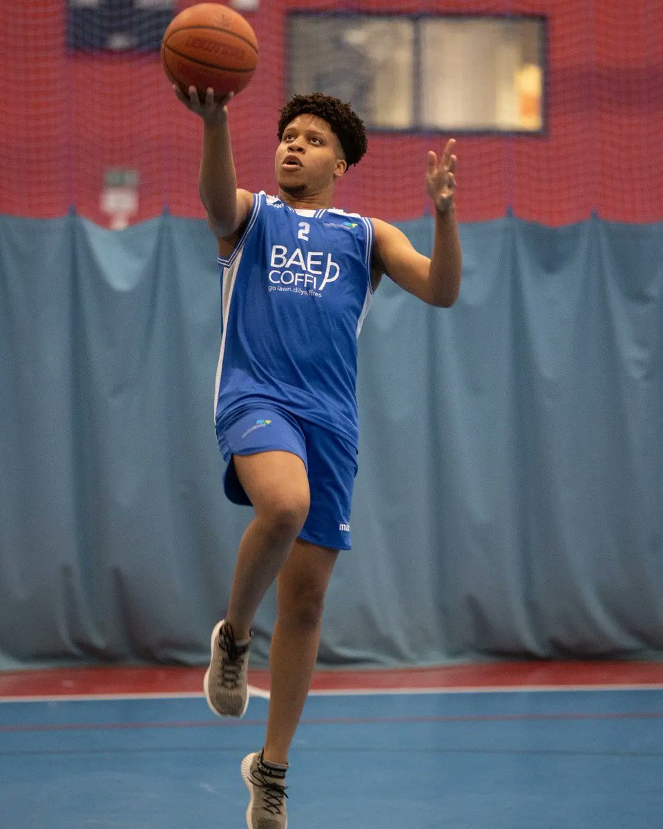 CAVC_Basketball's tweet photo. A-level results day was a proud day for our basketball academy! ๐๐โ๏ธ
Kenny achieved an A* and 2 A's and has been accepted to his 1st choice university and will be studying Businesses Management @cardiffuni ๐ https://t.co/euP0C7wMyw