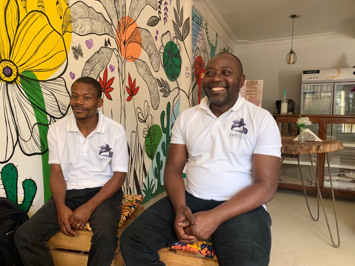 CafeKivu's tweet photo. Café Kivu a rendu visite à son collaboratrice @uneboucheedebonheur. Venez visiter ce magnifique café, situé au centre-ville de Goma. Vous recevrez un service exceptionnel et pourrez déguster notre fantastique café servi dans un cadre serein.

Fièrement Gomatracien

#cafékivu https://t.co/7ezaDE8tRf