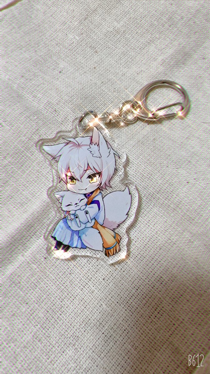 miya_9507's tweet photo. 猫丸ちゃん(@ikemen_cat )の光秀さん&amp;ちまきのアクキー届いたー！！

超絶可愛い！！❤️❤️❤️
ドレッサーの棚に飾って毎日眺めながらお化粧するんだ～\( ´ω` )/💖 https://t.co/vOHMDb1nJB