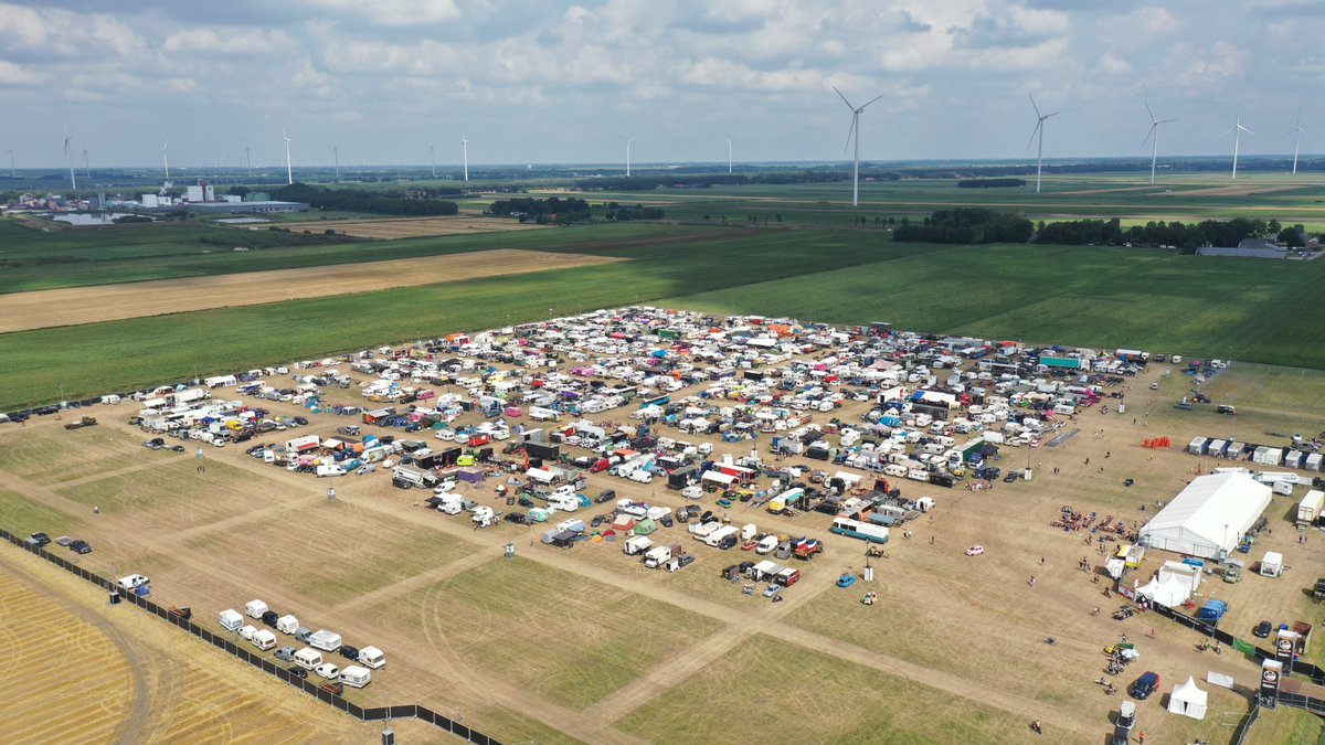 vanoostmedia's tweet photo. Zit er weer gelikt uit, aan de Verbindingsweg Drouwenermond @boerenrock Heel veel plezier.
@mooiwark  @Esperandoslive @TheHeinoos https://t.co/jnkdzF8NTQ