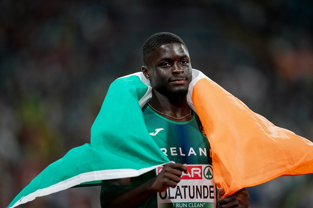 🇮🇪NATIONAL RECORDS CONTINUE TO FALL IN MUNICH🇮🇪

💥4x400m (Becker, Healy, Adeleke, Mawdsley) 3.26.06
💥400m (Rhasidat Adeleke) 50.53
💥100 (Israel Olatunde) 10.17

And these champs are not over yet😬

#Munich2022 #BackToTheRoofs