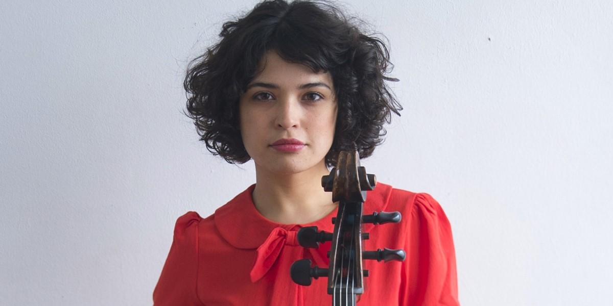 We ask the Havana-born cellist, vocalist and composer Ana Carla Maza (@Ana_CarlaMaza) about the albums she loves and the artists she admires 👉 songlines.co.uk/features/quick…