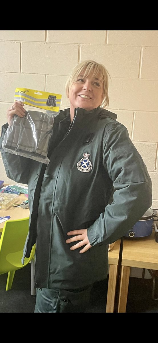 β€οΈπ§‘πJAC27 πππ (@parajac) on Twitter photo New uniform day the knee pads will come in handy π itβs the simple things <a href="/Scotambservice/">Scottish Ambulance</a> #999 #newuniform #thesimplethings New uniform day the knee pads will come in handy π itβs the simple things <a href="/Scotambservice/">Scottish Ambulance</a> #999 #newuniform #thesimplethings