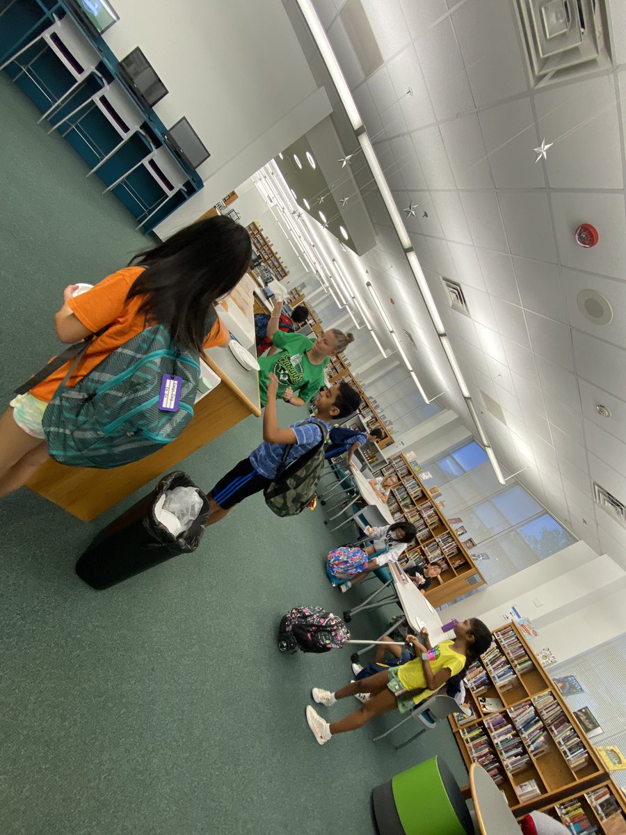 Newcomers breakfast was a great start to the day! Thank you counselors for getting our new Dragons together! #EISWeGrow
#InspireExcellence
#DragonProud