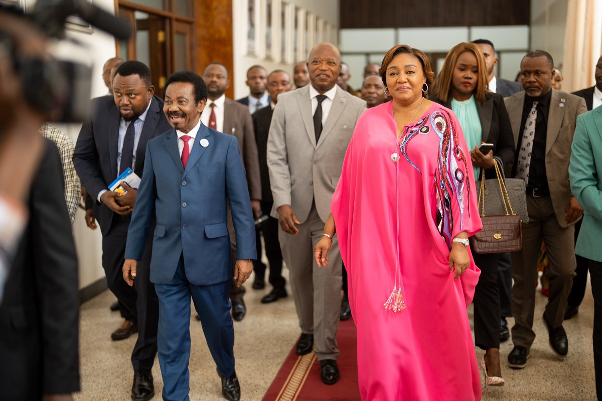 JolItuka2's tweet photo. @DeniseNyakeru @AssembleeN_RDC Maman, dit à l'honorable Mboso Kodia Pwanga de publié la listé des députés nationaux membres des Groupes armés. 
Le pays va mal, Mboso connais par coeur les criminels qui tuent la population congolaise dans la partie Est de la République https://t.co/0GoJdLNzrp