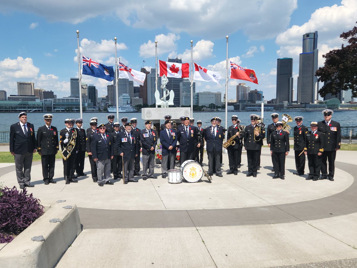 It was an absolute honour to represent the <a href="/WindsorPolice/">Windsor Police</a> at a ceremony today to commemorate the 80th anniversary of Dieppe. In partnership with Veteran Affairs Canada, the #CityofWindsor hosted an amazing ceremony to recognize the sacrifices by so many. #LestWeForget