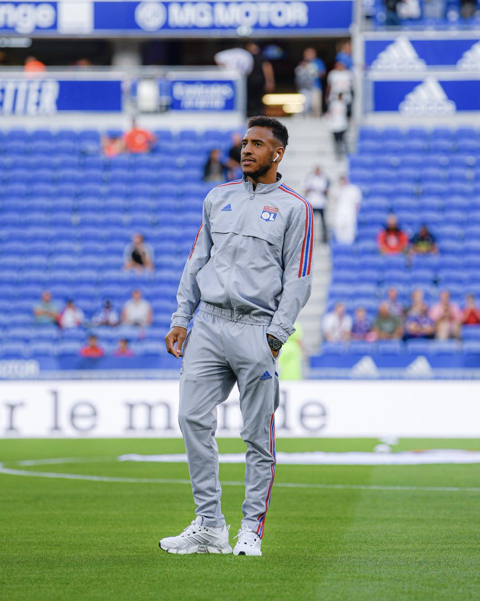 OL's tweet photo. « Chab la compo, je suis titulaire » 😍🔴🔵

#OLESTAC https://t.co/IFAPnzt2Nk