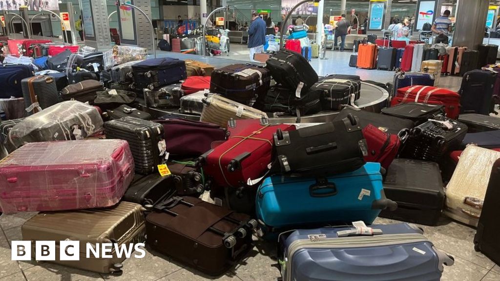 OnliTraveller's tweet photo. Tech aiming to prevent lost luggage from disappearing for good....
https://t.co/A0qGEWlpdp

#lostluggage #travel #tech #checkedbaggage https://t.co/uiFNISusVX