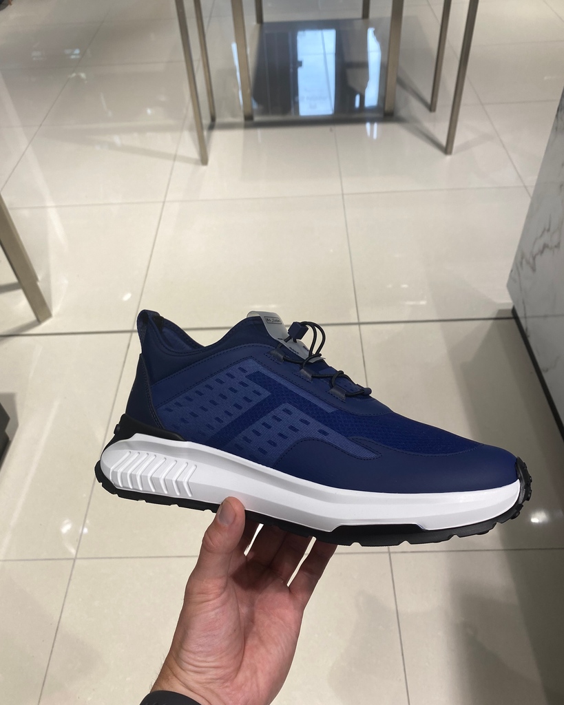 Uniontwentytwo's tweet photo. New in: TOD’s No Code Scuba Slip On Sneaker.
__________
#union22 #tods #nocodesneaker #designertrainers #mensdesignerwear #luxurysneaker https://t.co/muoPTQjeyi