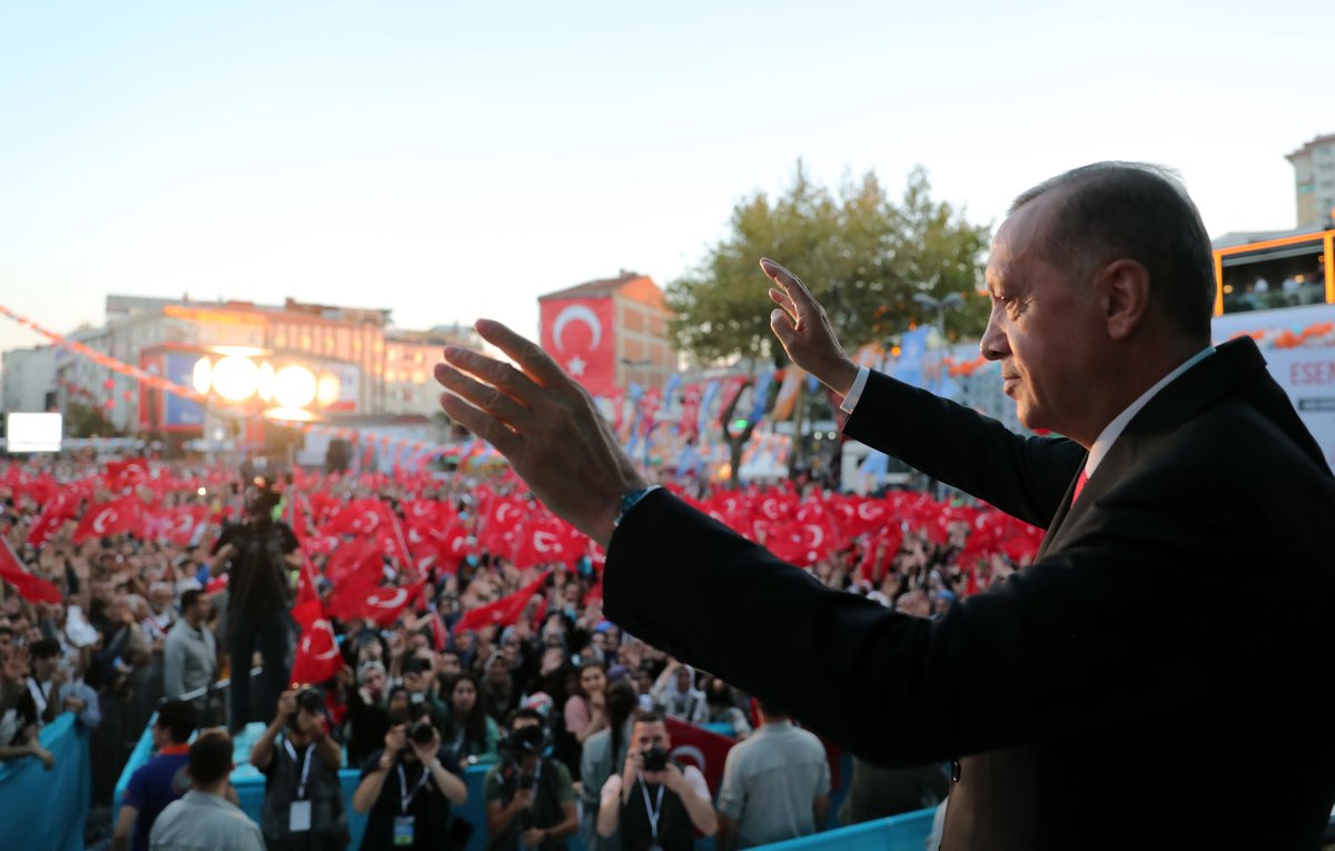 Doğduğumuz günden beri havasını soluduğumuz, suyunu içtiğimiz, her anını tüm bedenimiz ve ruhumuzla yaşadığımız İstanbul’u her köşesiyle ayrı seviyoruz.

Teşekkürler Esenler… 🇹🇷