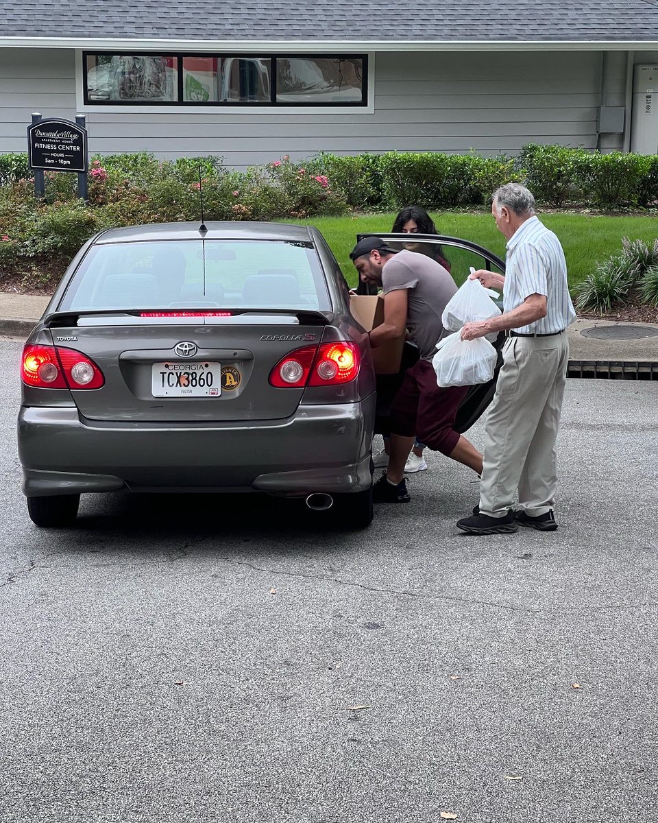 ICareAtlanta's tweet image. Hello family and friends. Today I Care Atlanta in partnership with the Georgetown Starbucks with Val the store manager did a food donation drop off at Dunwoody Village Apartments. It was a very successful event we served over 55 families.