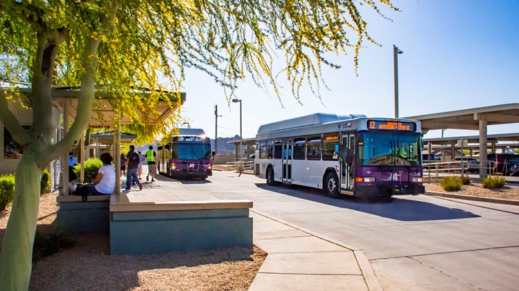 PhoenixMetroBus's tweet photo. #ICYMI: Some of @FTA_DOT's largest-ever grant awards is helping transit agencies, including #PhoenixPublicTransit, modernize fleets with green (low & no emissions) buses.🚍
➡Read on about our upcoming news conference with @MayorGallego this Monday: https://t.co/AVHiMYqOsJ https://t.co/1SrsRiNVV7