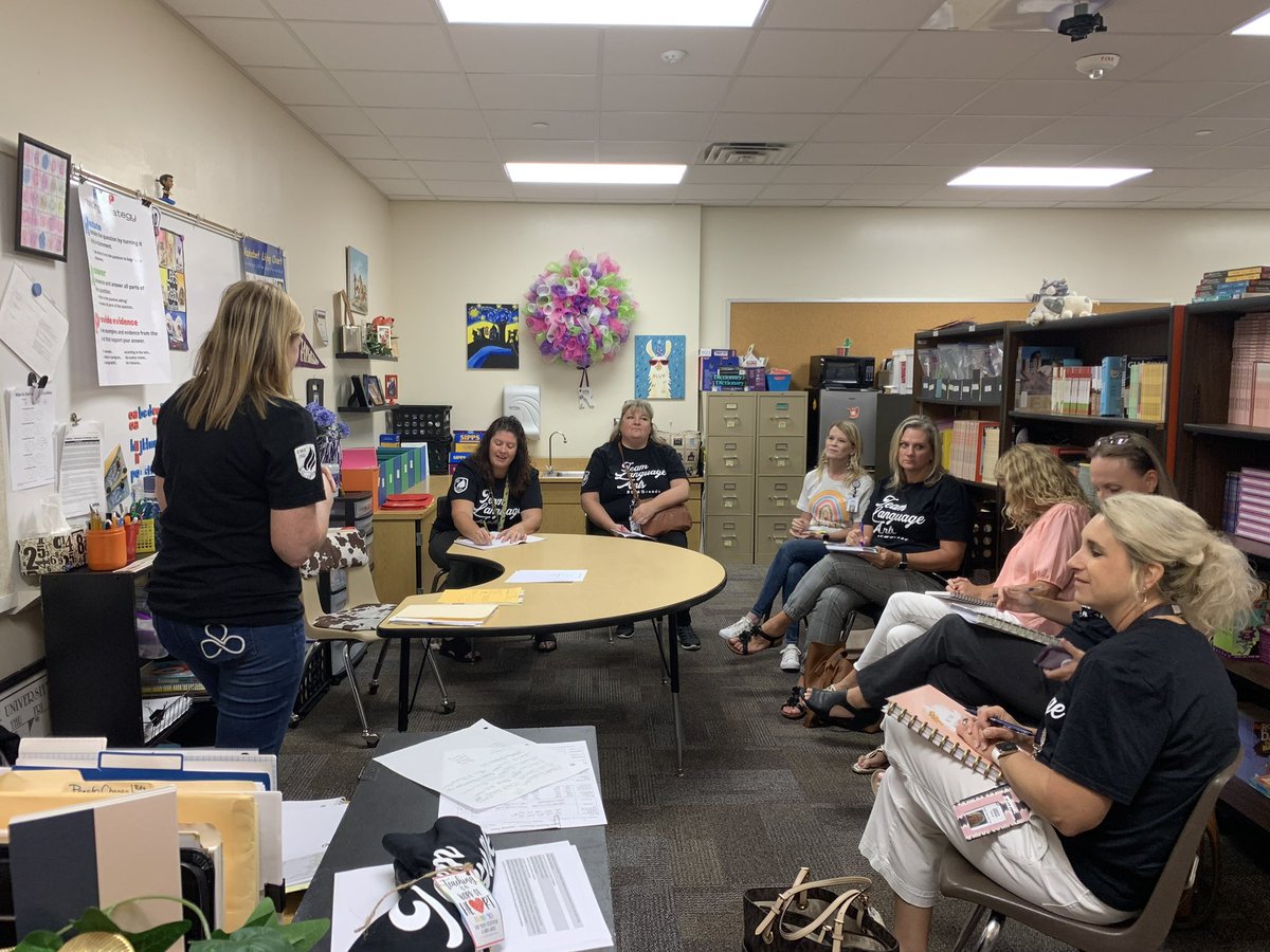 Thank you to our Intervention Specialists at <a href="/BrysonBobcats/">Bryson Elementary</a> <a href="/LakeCountryLion/">Lake Country Elementary, EMS ISD</a> for sharing your knowledge with those new to the role!  So helpful! #EMSreads