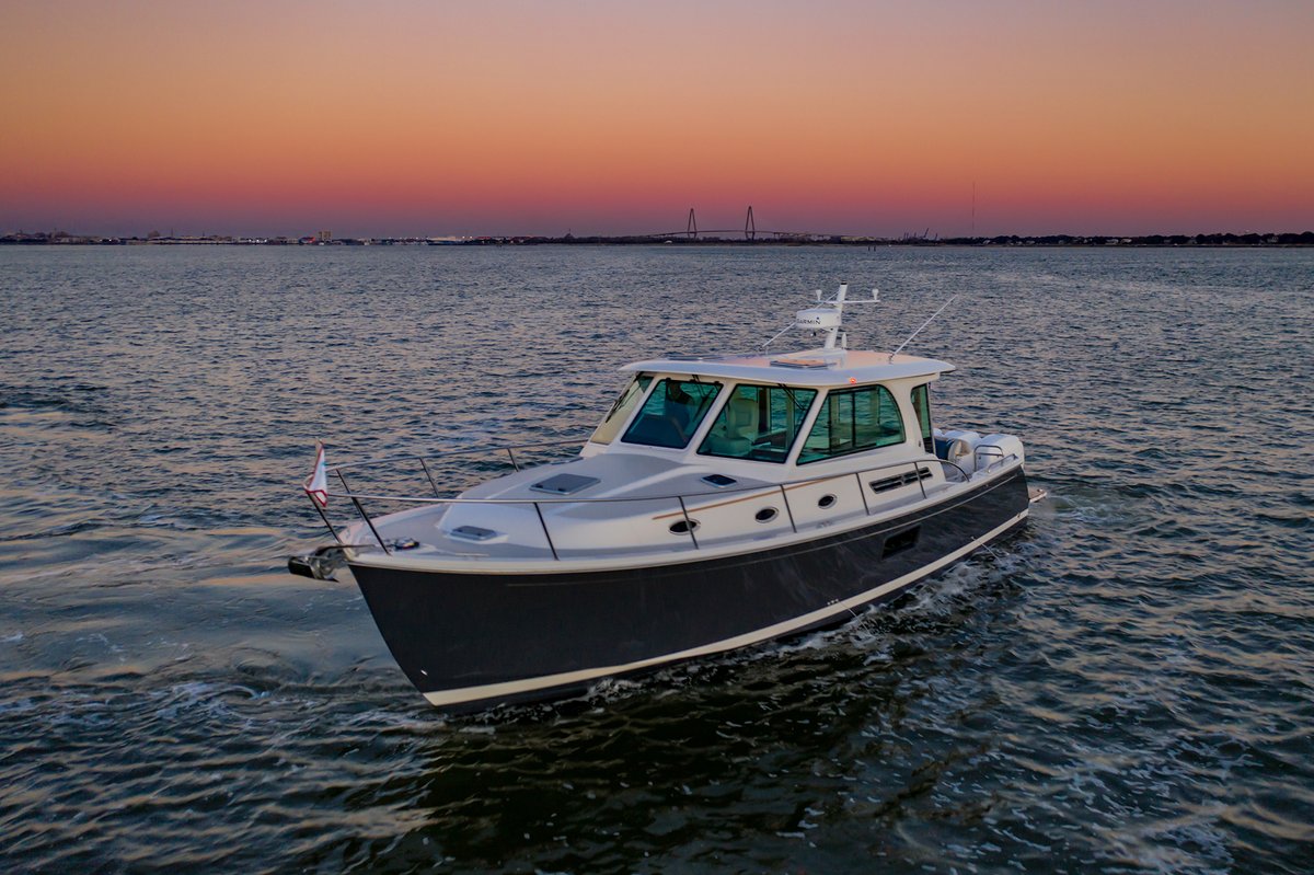 Southern summer glow...

#backcoveyachts #backcovefamily #onthewater #downeast #adventure #yachtlife