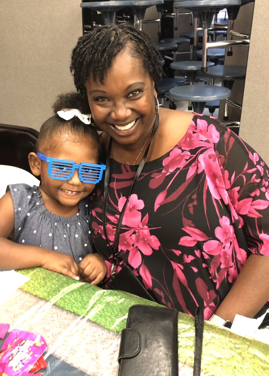 EmilyMe10531515's tweet photo. Rain didn’t damper our spirits. Meet the Teacher is a success !!! #WelcomeToRoss #STEMeducation #SmilingFaces @BetsyRossElem @HISDFACE @TeamHISD @HISDElementary2 @HISDChoice @ray4d_thebetsy @Tareese8 @AhmeshaG @tuwest @behaviorlady @HISDECH https://t.co/UgZQYNp6yR