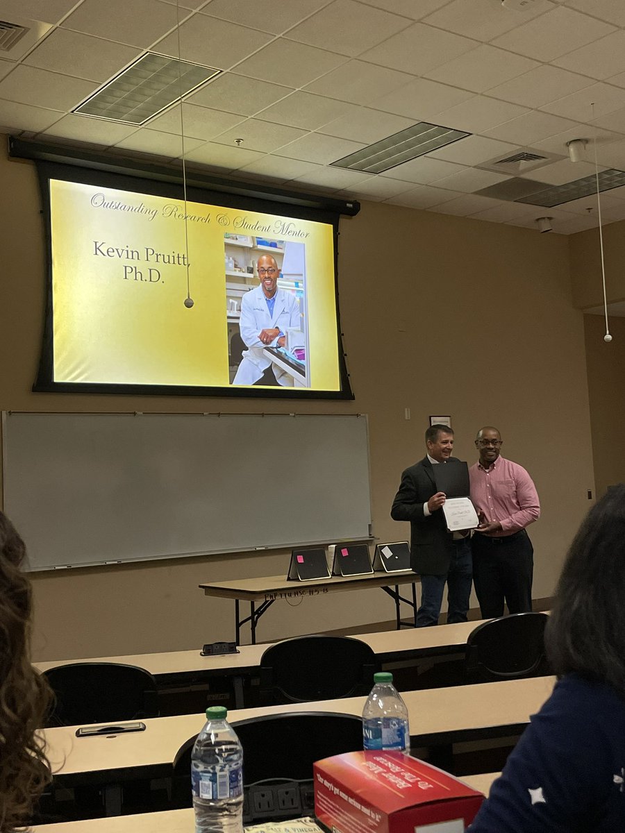nnbt98's tweet photo. Congratulations to Dr. Pruitt for wining the Dean’s outstanding teaching awards in outstanding research and student mentor! #gsbsretreat22 https://t.co/LTrTsKFHJX