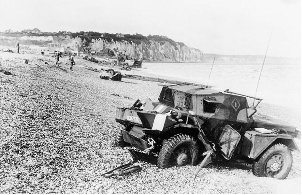 #OTD in 1942 the Dieppe Raid took place. It lasted for only a few hours but resulted in 55% of the 4,963 Canadian troops involved becoming casualties. So how did the narrative we have today come to be? #Dieppe #Dieppe80 1/20