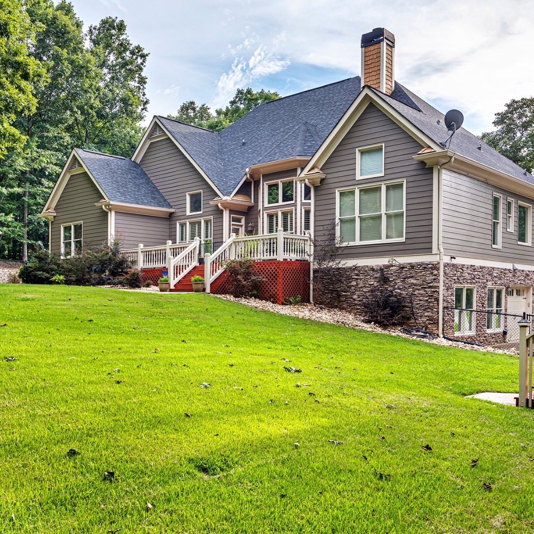 rcosten1's tweet photo. Gorgeous home in Rydal, GA - this craftsman style home
Sits in 1.5 acres. Easy access to highway, close to Lake Allatoona. Come and see us this weekend! 
#ahomeingeorgia 
#northgeorgiahomeforsale #thecostenteam https://t.co/MvWbRVPMzL