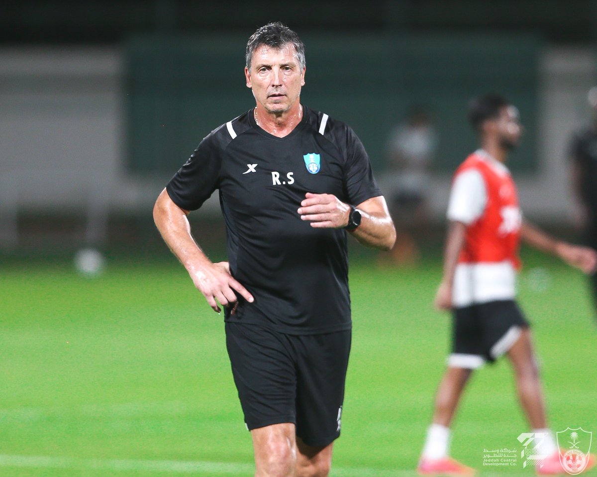 ALAHLI_FC's tweet photo. #الأهلي يواصل تحضيراته الميدانية 📸⚽️ https://t.co/hOCkqh79vQ