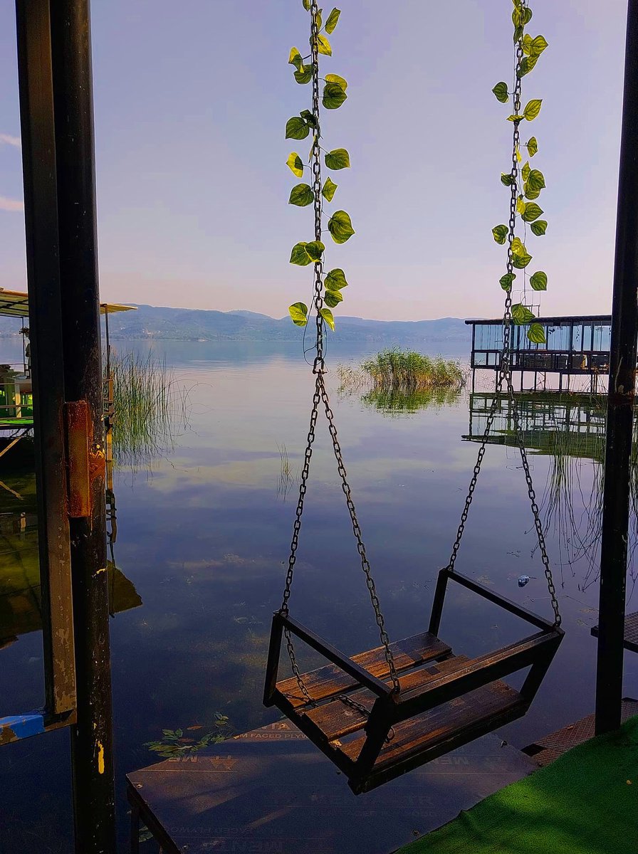 Kalbimiz masum bir çocuk,ruhumuz gezgin bir yolcu...
<a href="/kalbinfisiltisi/">whisperofwordsandnature🍀</a> 

@whisperofwordsandnature 
🍀📚📝📸👣 

#geceyebirsözbırak 
#şiir 
#doğa 
#nature #NaturePhotography #naturelovers