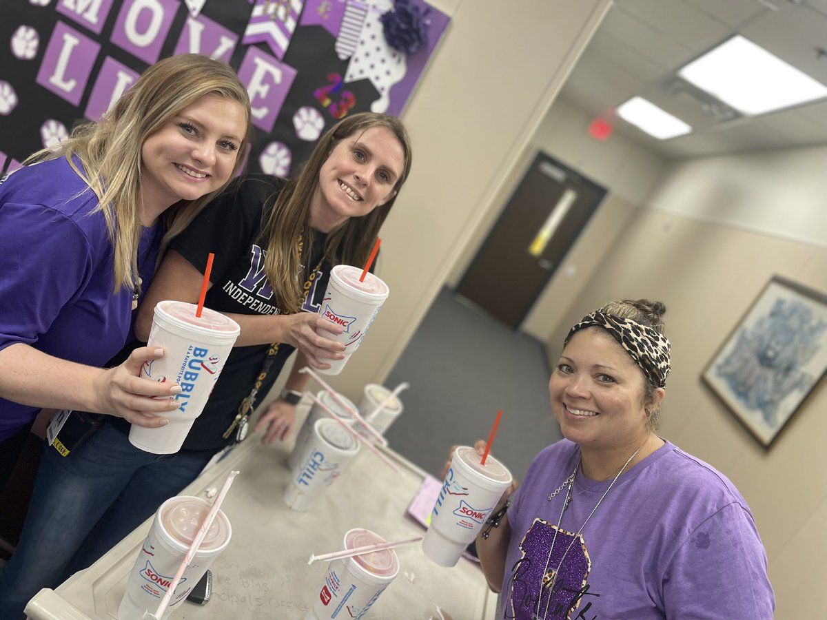 WISDBrabham's tweet photo. Favorite Flavor Friday for our Favorite Front Office Staff 💜 #WheresMyFlavor #Sayit5TimesFast @WillisSchools @kella_price #BeExcellent #MoveLikeABobkat https://t.co/WiIMq0LL0Z