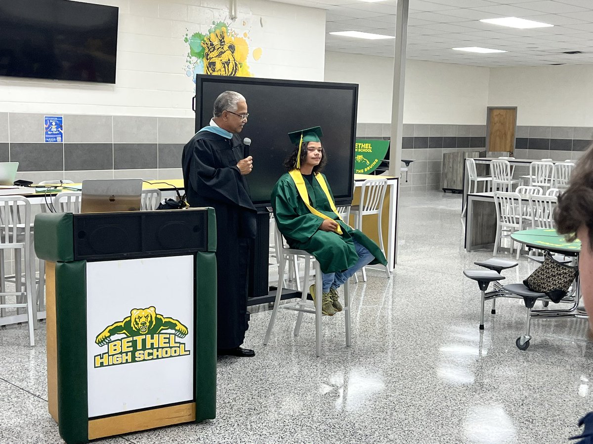 Travis Oliver tweet media