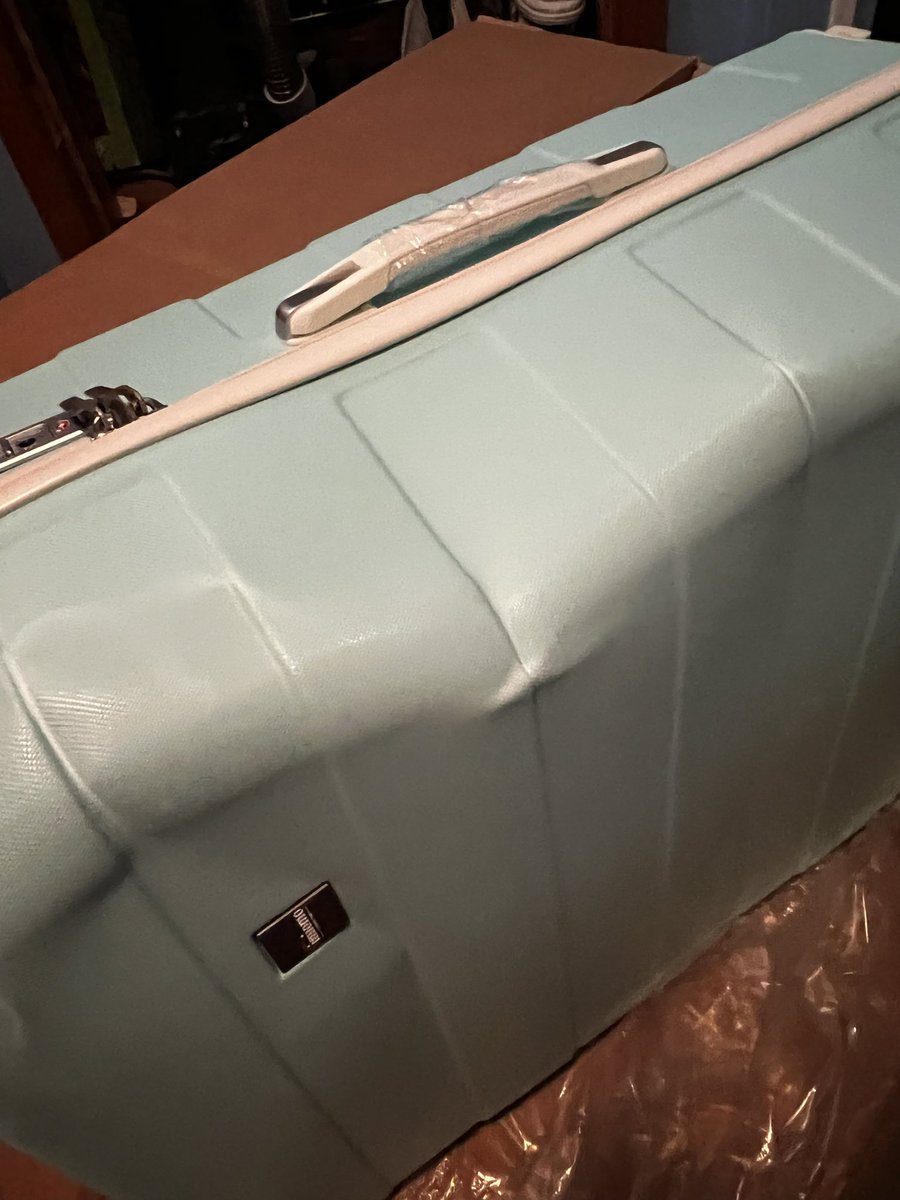 nwenger815's tweet photo. What happened here @amazon ? https://t.co/ZaofFVz4tN