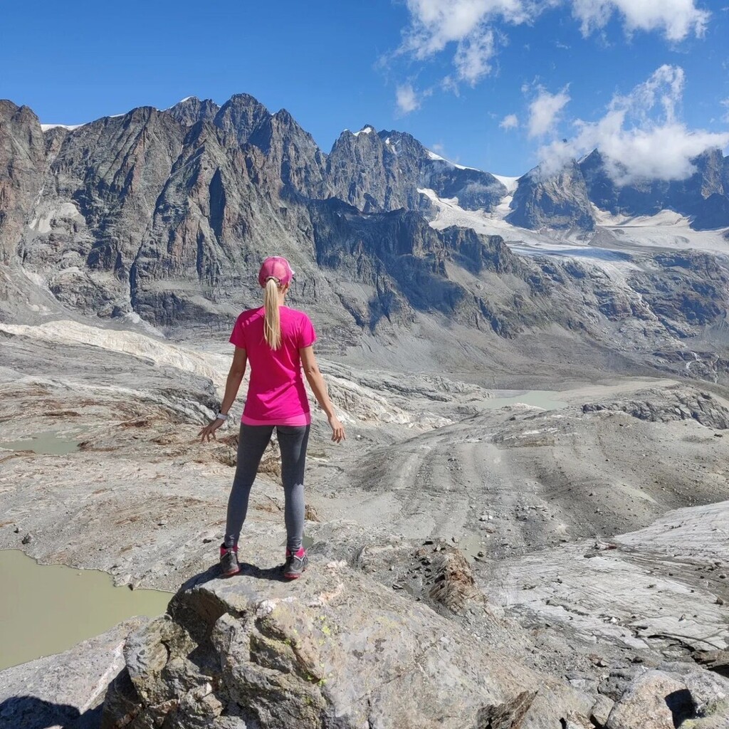 @val3_gipsy_soul

#neverstopexploring #ioete #insane #panorama #landscape #valmalenco #valtellina #scerscen #exrifugioscerscen #rifugio #happiness #blondegirl #dayoff #trekking #mountainvibes #mountains #alwayswonder #dreamer #freedom #realhappiness #myh… instagr.am/p/Chc6feeNvGB/