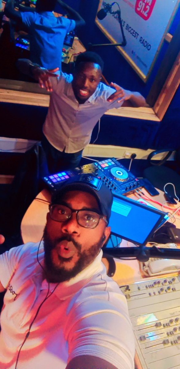 LAKAPITANO's tweet image. What's a Friday without your favorite Rasta @LAKAPITANO with @Deejmodern @912CroozeFM 
#StaminaDaddy
#GuinessBlack
#FatfridayMix #Tgif
📢📢📢🔥🔥🔥🔥🍺🍺🍺