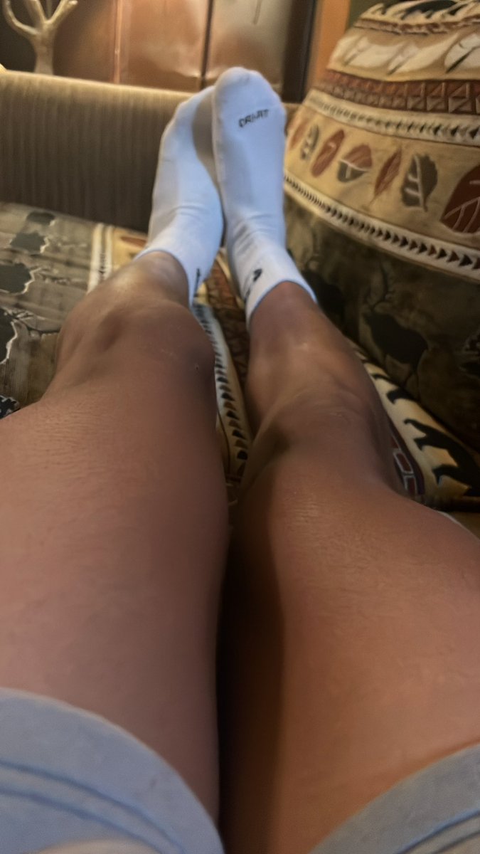 CashMasterNate's tweet photo. Buy my sexy feet u pigs I want your money https://t.co/OfbyfbbDeU