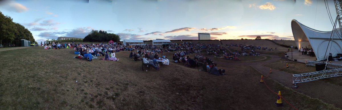 JCODon's tweet photo. More #MKProms22 photos https://t.co/ioASHSVmzh