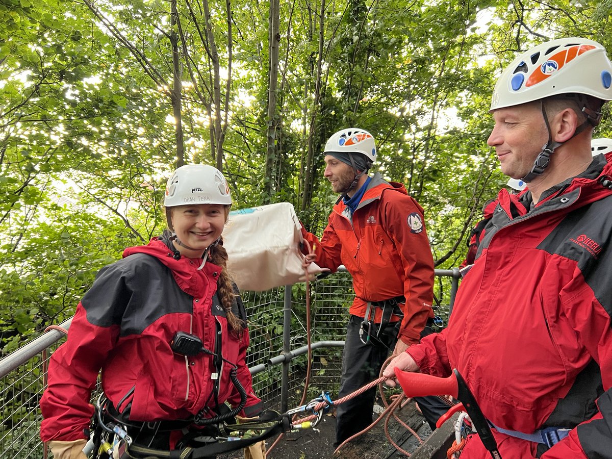 ObanMRT (@obanmrt) on Twitter photo This proved very valuable training for the team and it was good to use our skills to assist keep our Town tidy. The amount of litter was astounding and I think we will be back to assist again in the future.
2/2 This proved very valuable training for the team and it was good to use our skills to assist keep our Town tidy. The amount of litter was astounding and I think we will be back to assist again in the future.
2/2