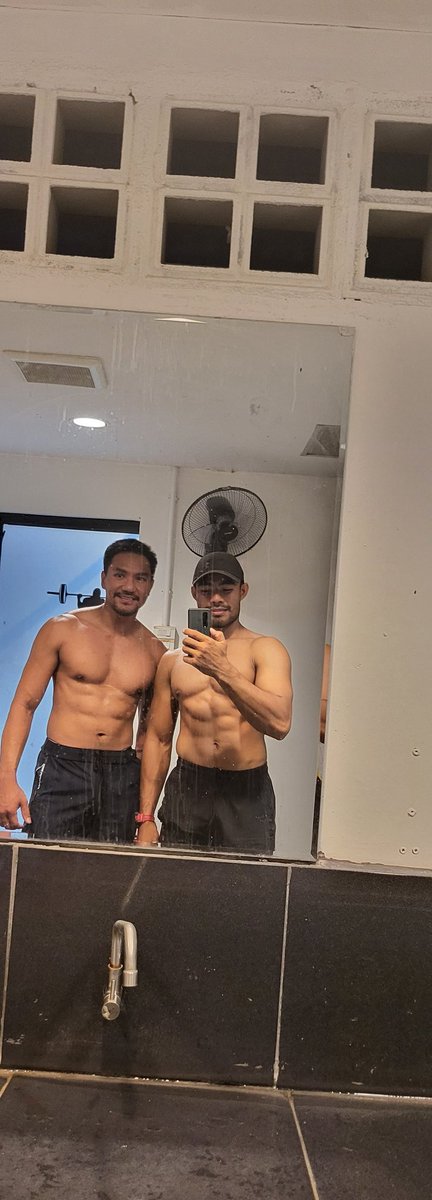 Pruk_T's tweet photo. แตก !!!!
https://t.co/TU5d5QjZbs
#man #mantrip #honeyman #asianman #asianboy #asianboyslove #thaiman #asiandude #boynextdoor #boysincaps #pinoygay #pinoymen #grammersph #badboysofinsta #soboy #menofinstagram #instagays #thaiboy
#men #model #malemodel #sexy #sexyguy https://t.co/B7Rr5BIumR