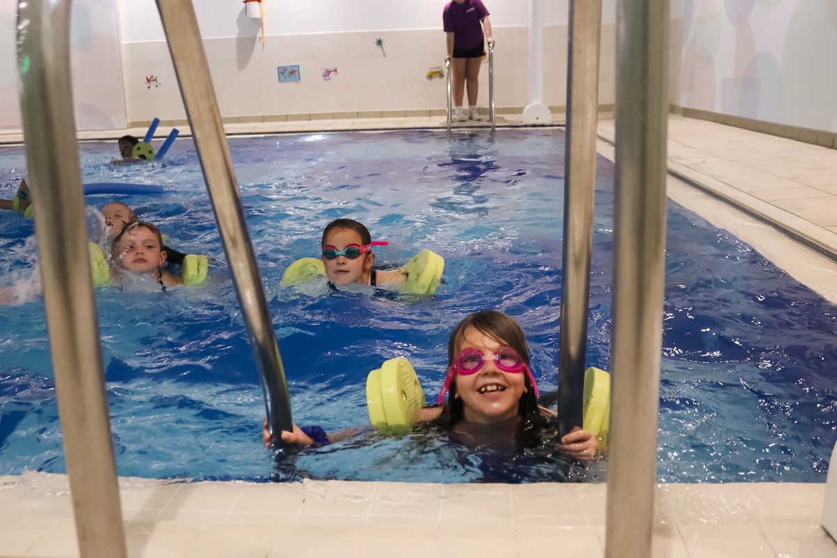 MTFC_CT's tweet photo. Every Friday during our Holiday Club provision we have Swimming lessons over at our Community partner Swim!
Our last session is next Friday and we'll be back over in October for our next Holiday Club 🏊‍♀️🤝
#HAF2022 @NottsCC 

🔗https://t.co/yxns50GxCM https://t.co/Xg7z1kzmF5