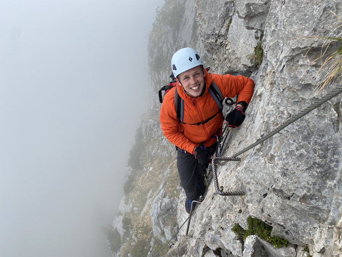 SummitAchieve's tweet image. Making memories, building relationships and enjoying the outdoors. Excellent for creating the conditions for teamwork and trust. #teambuilding #trust #Wellbeing #LeadershipDevelopment