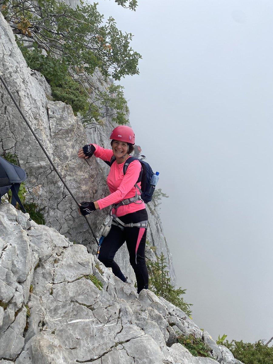 SummitAchieve's tweet image. Making memories, building relationships and enjoying the outdoors. Excellent for creating the conditions for teamwork and trust. #teambuilding #trust #Wellbeing #LeadershipDevelopment