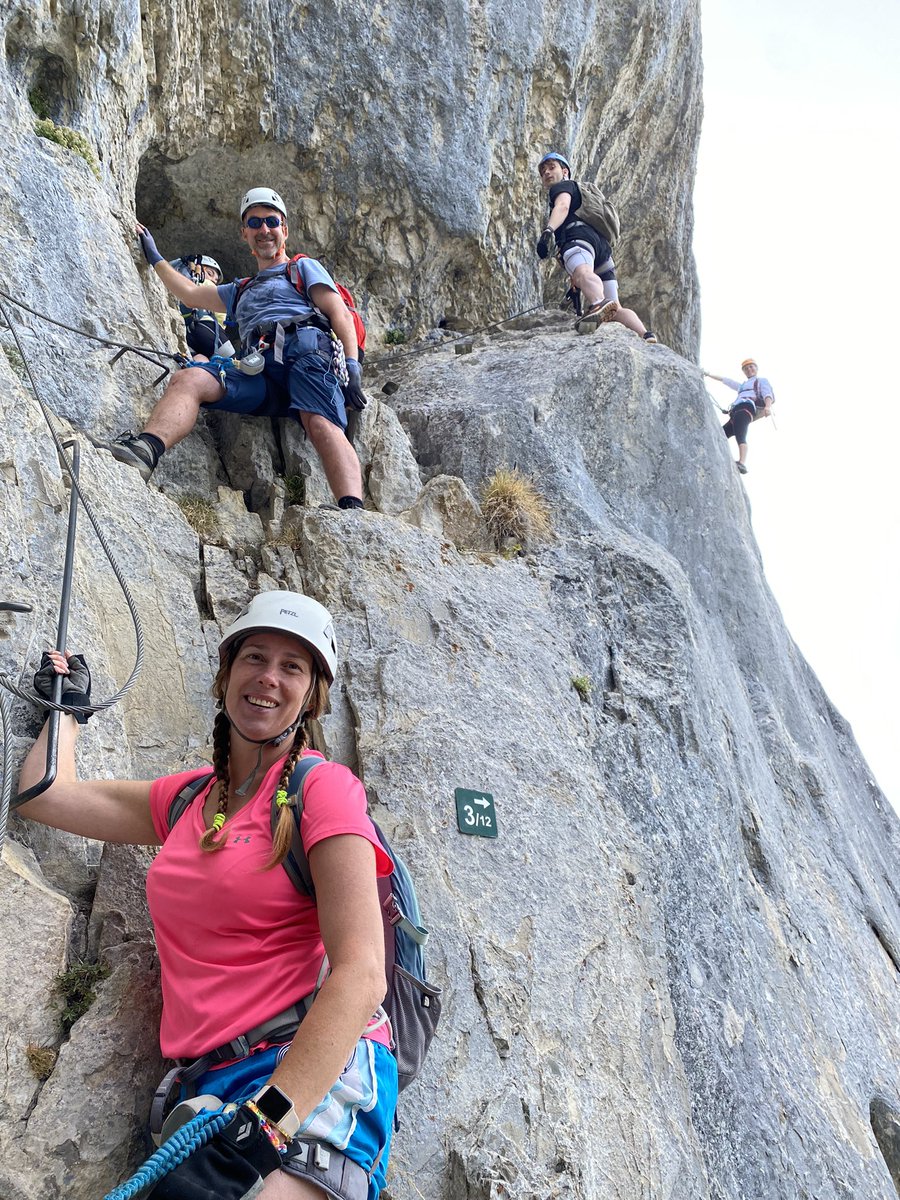 SummitAchieve's tweet image. Making memories, building relationships and enjoying the outdoors. Excellent for creating the conditions for teamwork and trust. #teambuilding #trust #Wellbeing #LeadershipDevelopment