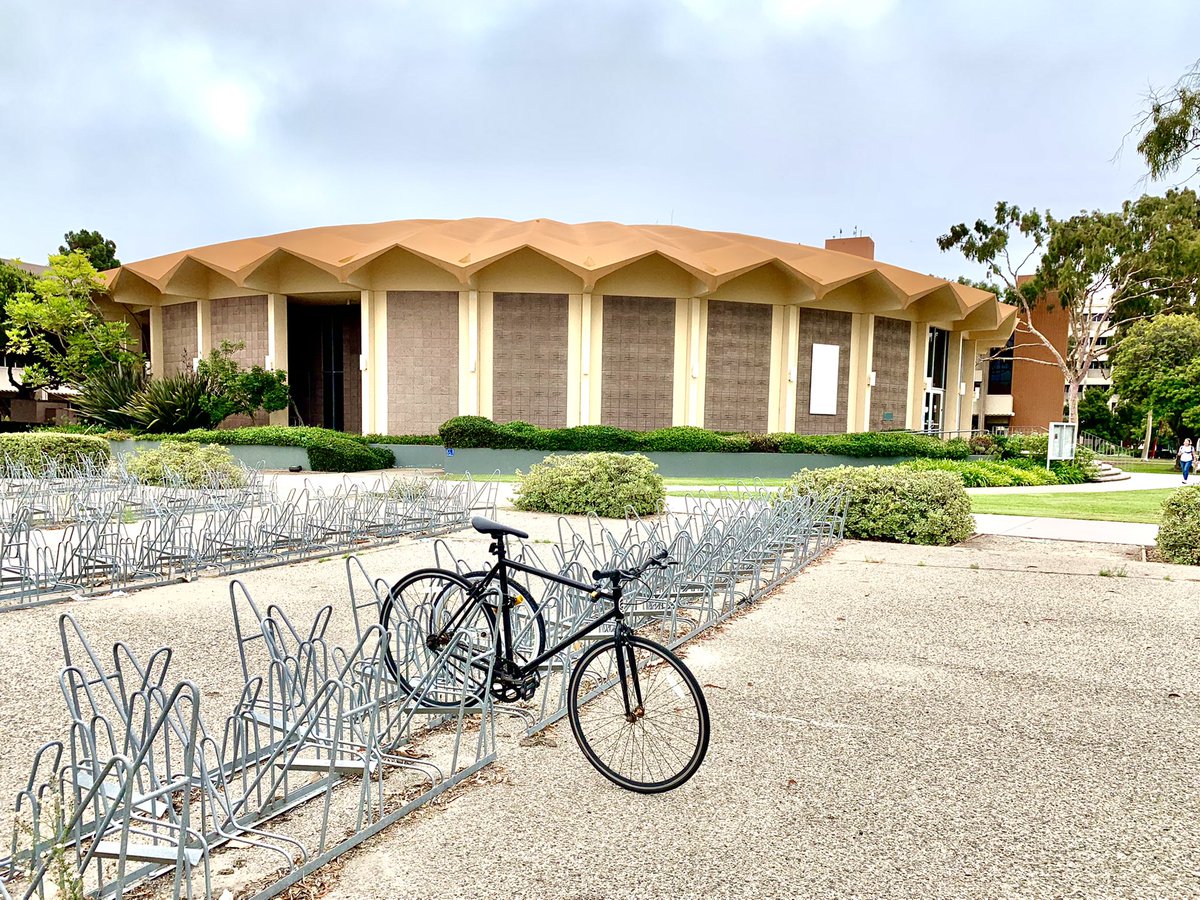 carolchin2020's tweet image. An almost-back-to-school pic #midcentury #campusarchitecture #ccinsantabarbara