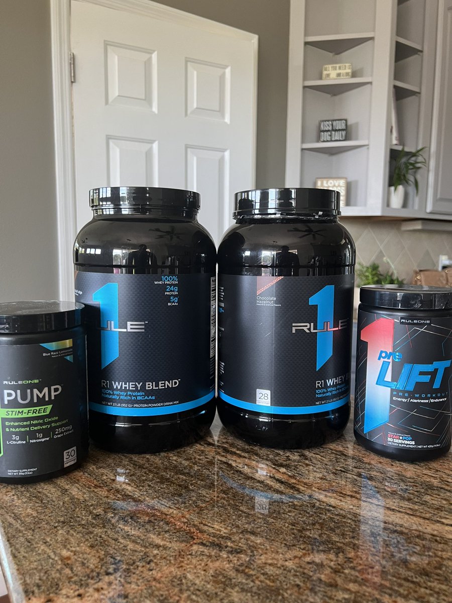 24_7Farnsworth's tweet photo. Starting the morning off right and getting ready for that morning training. No excuses! Use code FARNS44 at checkout. @RuleOneProteins #rule1protein #rule1athleteprotein #prelift #training #bodybuilding #noexcuses https://t.co/VebRuFzkj8