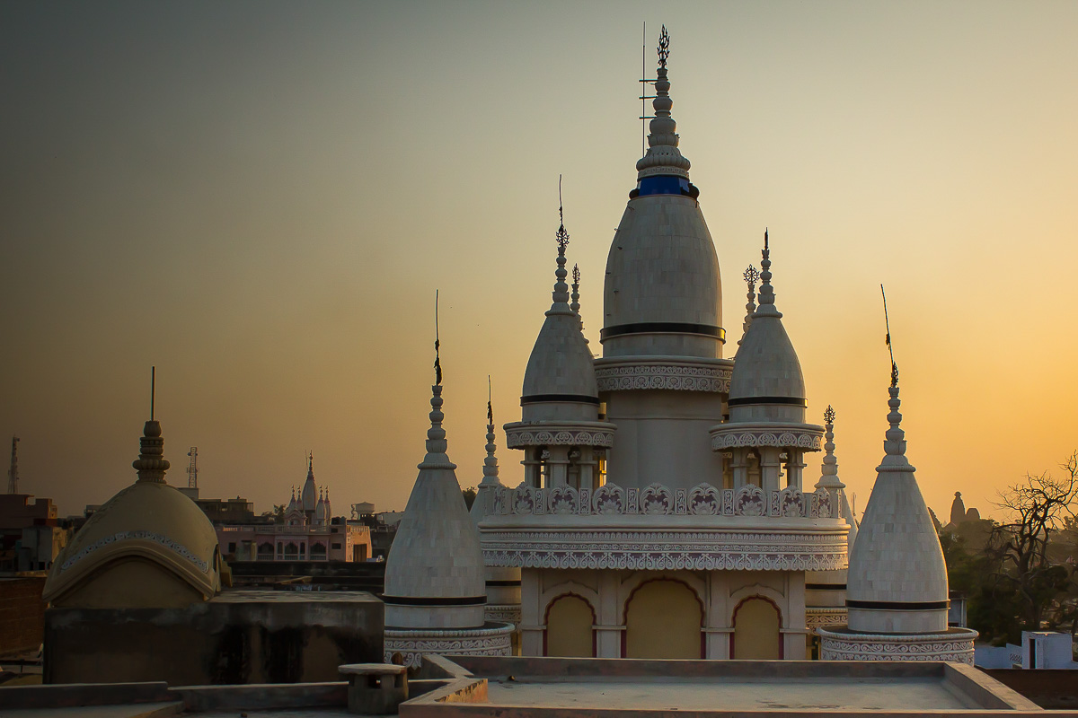 Breathedreamgo's tweet photo. Please enjoy the 4-part “Mirabai Expedition” series that takes you on a journey across Uttar Pradesh, Rajasthan, and Gujarat.  
 
And let me know if you want @indiaforbeginners to put a Mirabai itinerary for you too! 3/3
 
https://t.co/oOkVhk3kRL
 
#indiatour #IndiaforBeginners https://t.co/WbvGSFWcPd